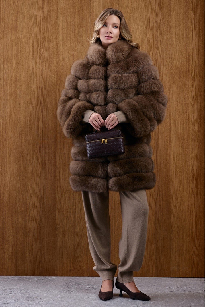 𝐋𝐈𝐌𝐈𝐓𝐄𝐃 𝐄𝐃𝐈𝐓𝐈𝐎𝐍 Eliana Fox Fur Coat